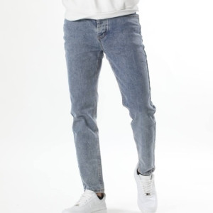 جينز أزرق فاتح